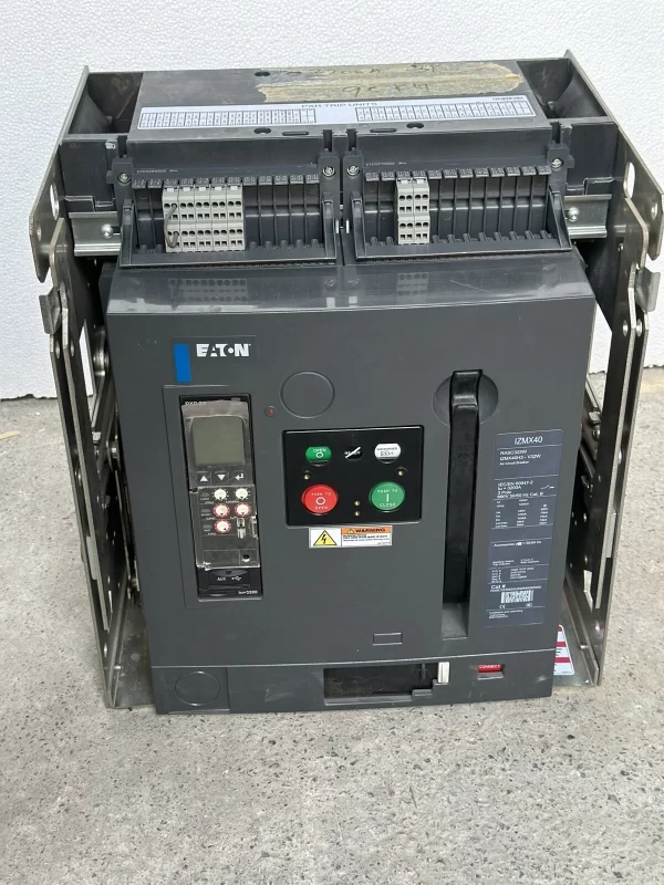 EATON IZMX40N, 3-POLE, 3200 A, WITHDRAWABLE 183601